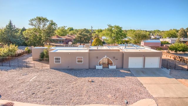 3505 33rd Circle SE, Rio Rancho, NM 87124