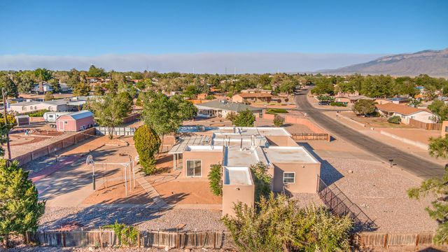 3505 33rd Circle SE, Rio Rancho, NM 87124