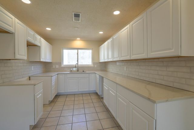 3505 33rd Circle SE, Rio Rancho, NM 87124