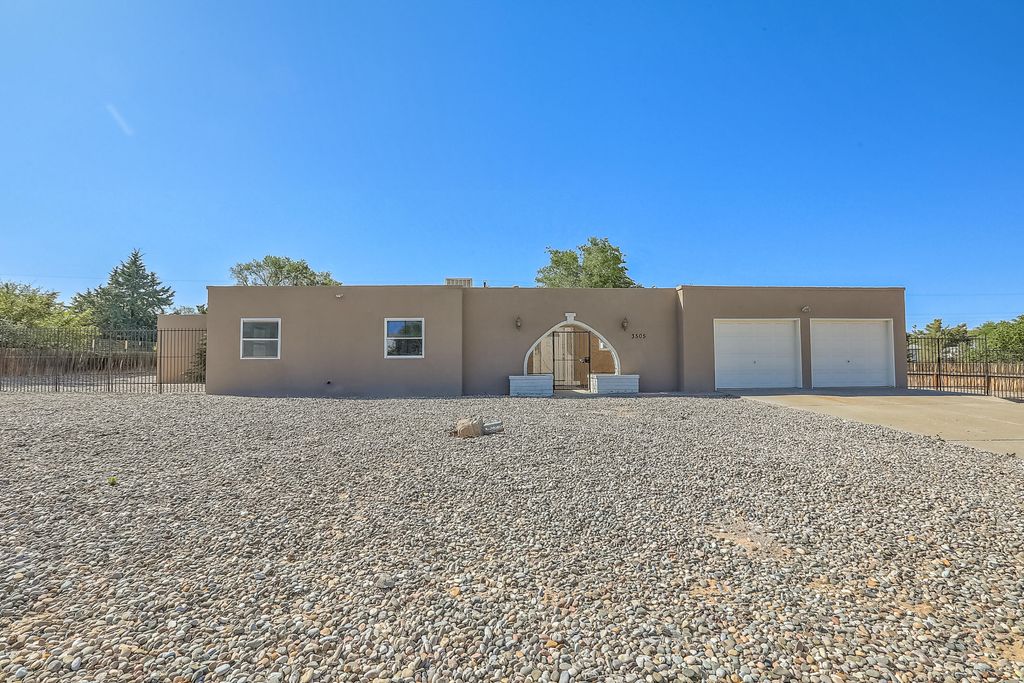 3505 33rd Circle SE, Rio Rancho, NM 87124