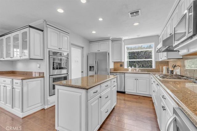 7014 Middlesbury Ridge, West Hills, CA 91307