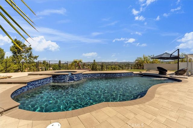 7014 Middlesbury Ridge, West Hills, CA 91307