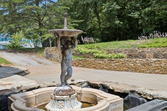 1374 Peter Pond Rd, Ashland City, TN 37015