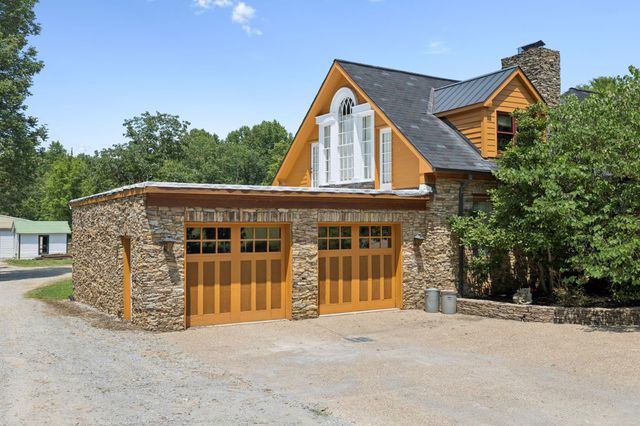 1374 Peter Pond Rd, Ashland City, TN 37015