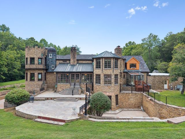 1374 Peter Pond Rd, Ashland City, TN 37015