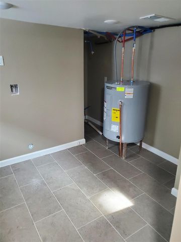 1347 Rose Avenue, Benton Harbor, MI 49022