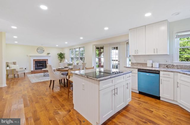 14216 HARTWOOD CT, Centreville, VA 20121