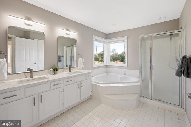 14216 HARTWOOD CT, Centreville, VA 20121