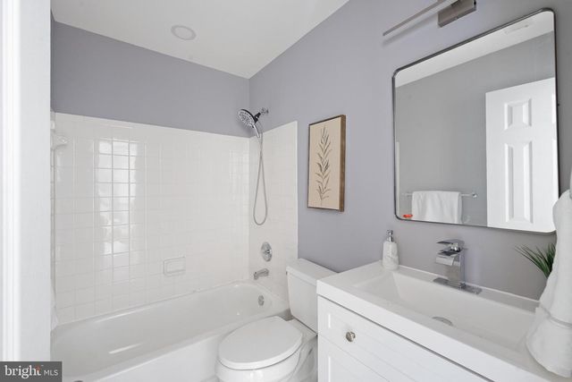 14216 HARTWOOD CT, Centreville, VA 20121