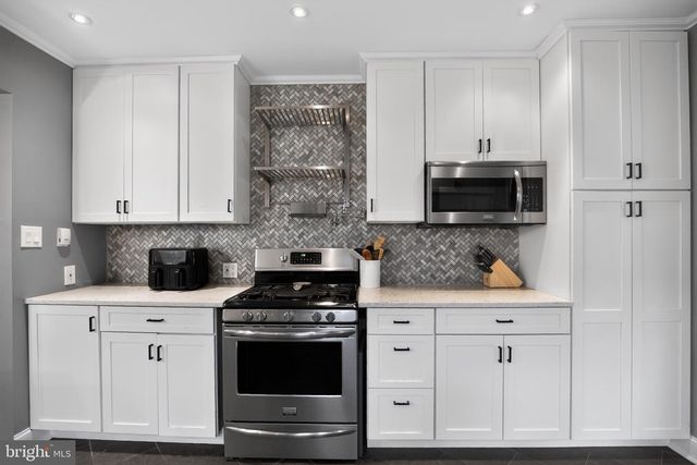 35 MANOR AVE, Oaklyn, NJ 08107