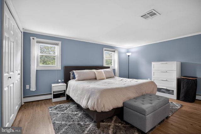 35 MANOR AVE, Oaklyn, NJ 08107