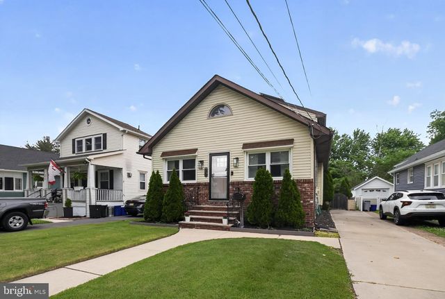 35 MANOR AVE, Oaklyn, NJ 08107