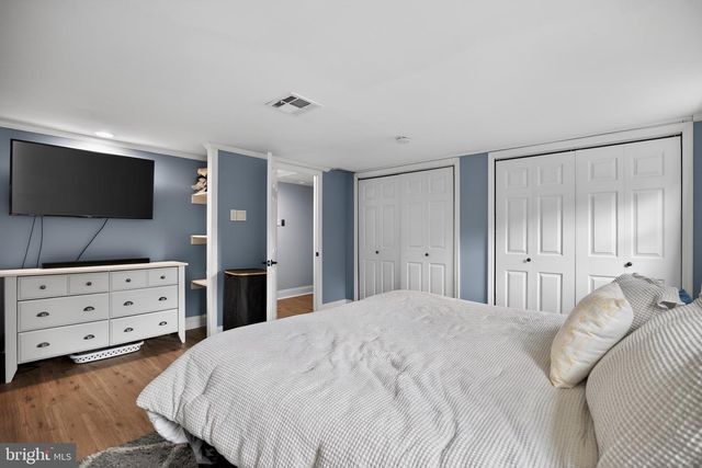 35 MANOR AVE, Oaklyn, NJ 08107