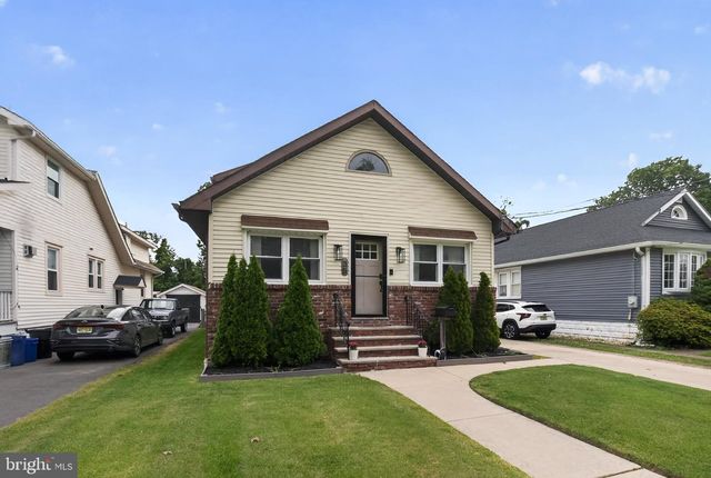 35 MANOR AVE, Oaklyn, NJ 08107