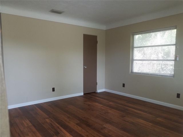 5853 PINE STREET, New Port Richey, FL 34652