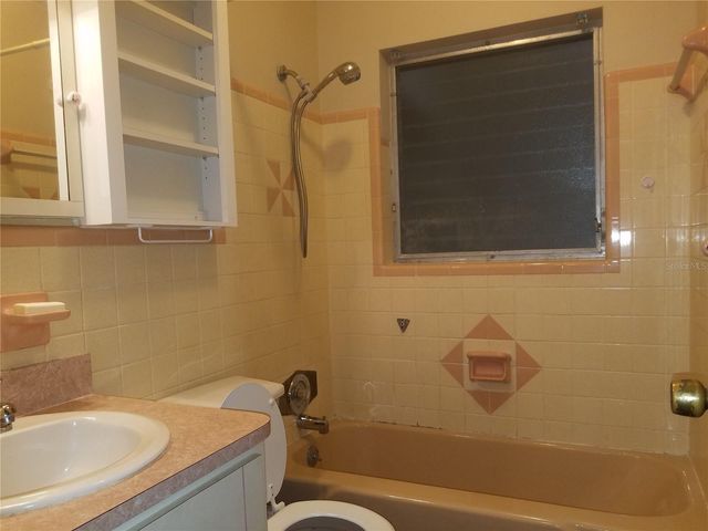 5853 PINE STREET, New Port Richey, FL 34652