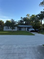 1839 Passaic AVE, Fort Myers, FL 33901