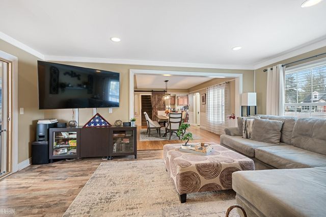 23630 Deanhurst Street, Clinton Township, MI 48035