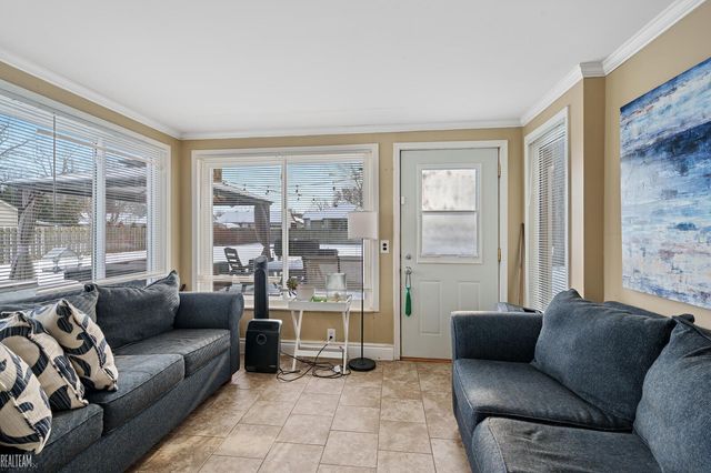 23630 Deanhurst Street, Clinton Township, MI 48035