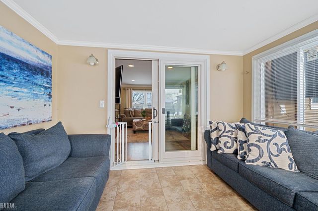 23630 Deanhurst Street, Clinton Township, MI 48035