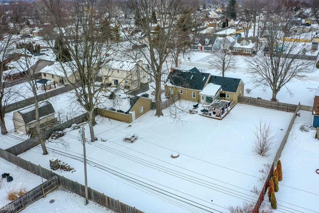 23630 Deanhurst Street, Clinton Township, MI 48035