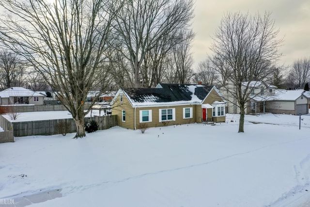 23630 Deanhurst Street, Clinton Township, MI 48035