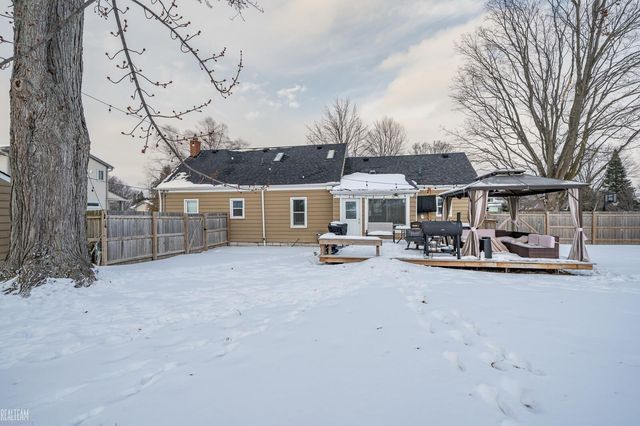 23630 Deanhurst Street, Clinton Township, MI 48035