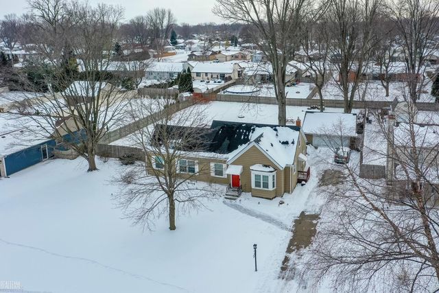 23630 Deanhurst Street, Clinton Township, MI 48035