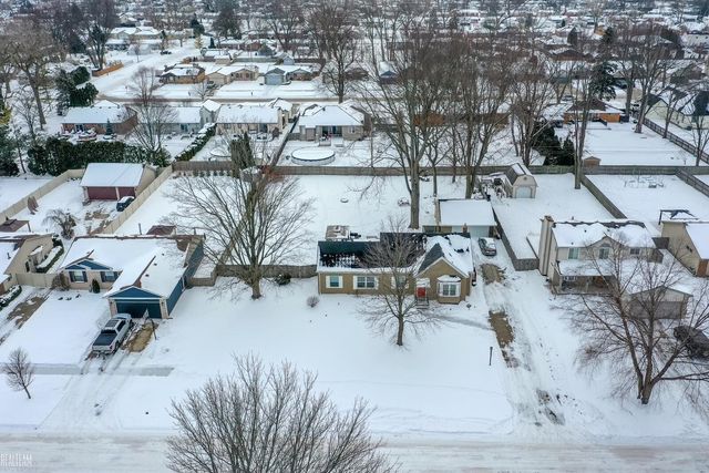 23630 Deanhurst Street, Clinton Township, MI 48035