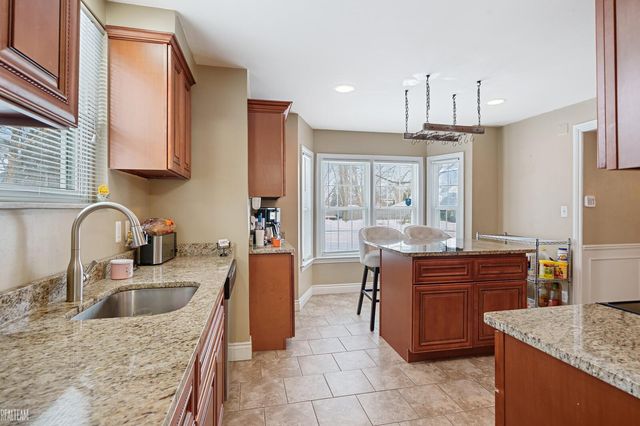 23630 Deanhurst Street, Clinton Township, MI 48035