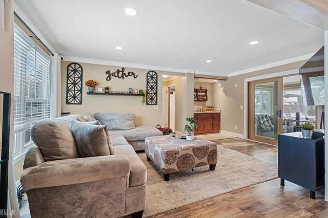 23630 Deanhurst Street, Clinton Township, MI 48035