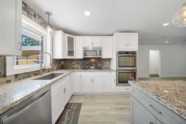 4254 T C Jester Boulevard, Houston, TX 77018