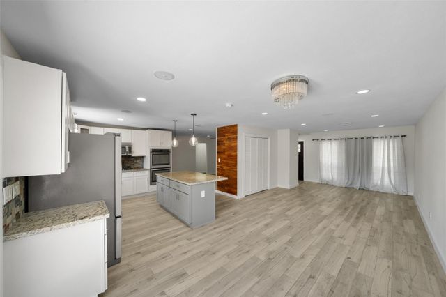 4254 T C Jester Boulevard, Houston, TX 77018