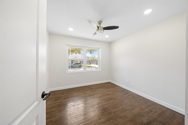 4254 T C Jester Boulevard, Houston, TX 77018