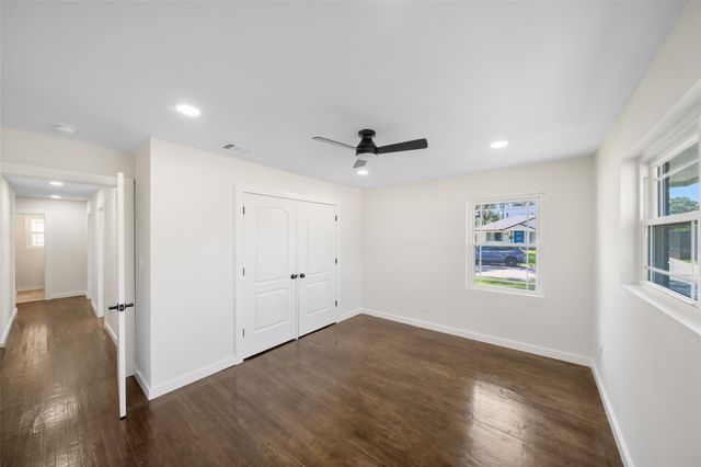 4254 T C Jester Boulevard, Houston, TX 77018