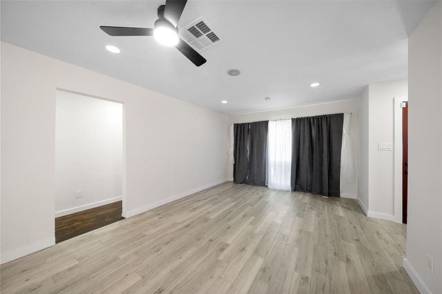 4254 T C Jester Boulevard, Houston, TX 77018