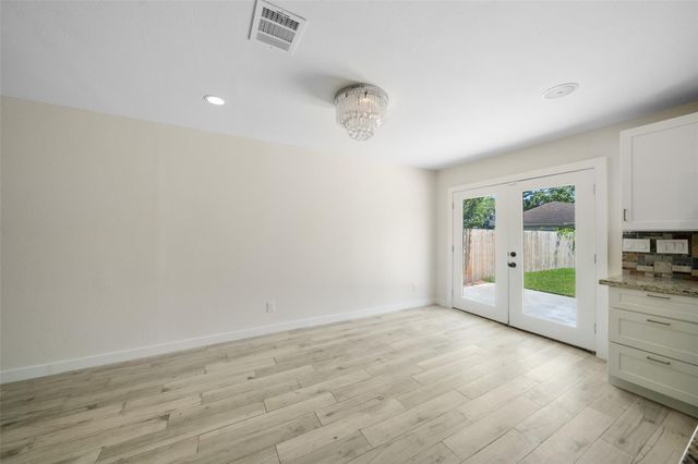 4254 T C Jester Boulevard, Houston, TX 77018