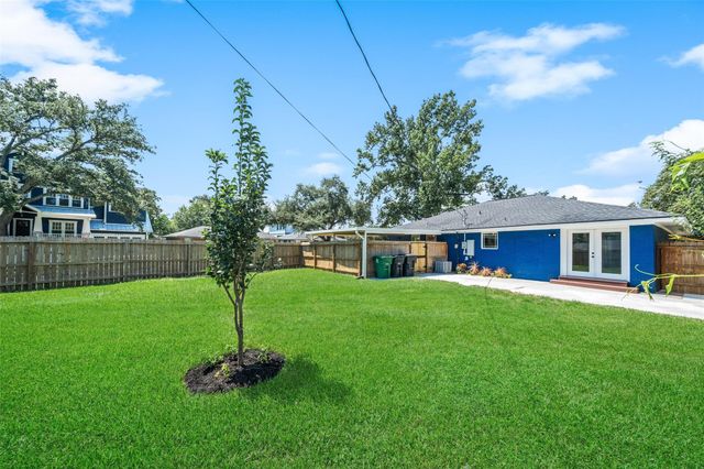 4254 T C Jester Boulevard, Houston, TX 77018