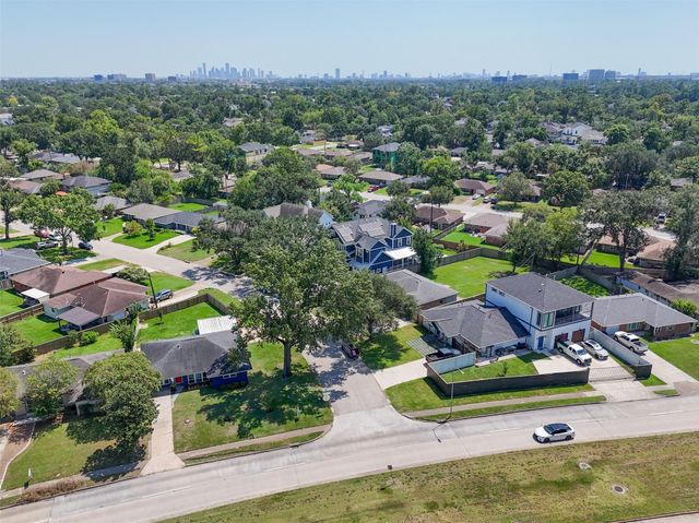 4254 T C Jester Boulevard, Houston, TX 77018