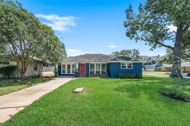 4254 T C Jester Boulevard, Houston, TX 77018