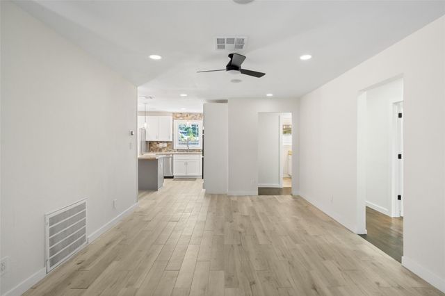 4254 T C Jester Boulevard, Houston, TX 77018