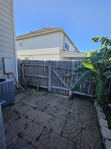 13122 Stratford Skies Lane, Houston, TX 77072