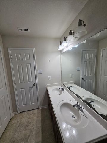 13122 Stratford Skies Lane, Houston, TX 77072