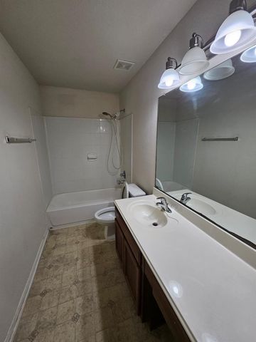 13122 Stratford Skies Lane, Houston, TX 77072