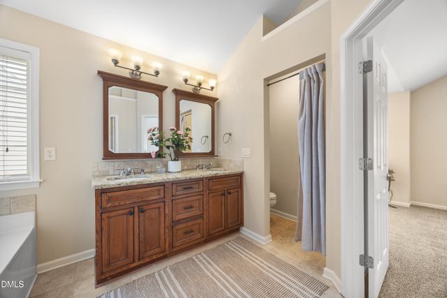 5525 Keowee Way, Raleigh, NC 27616