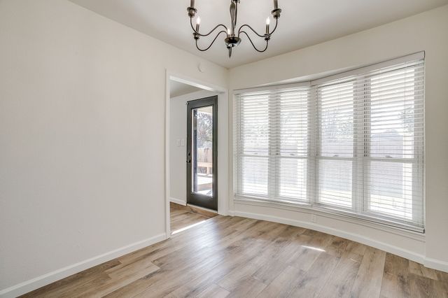 317 Northglen Drive, Hurst, TX 76054