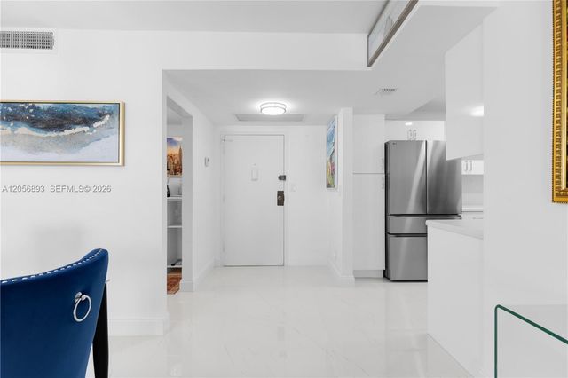 2500 PARKVIEW DR 2405, Hallandale Beach, FL 33009