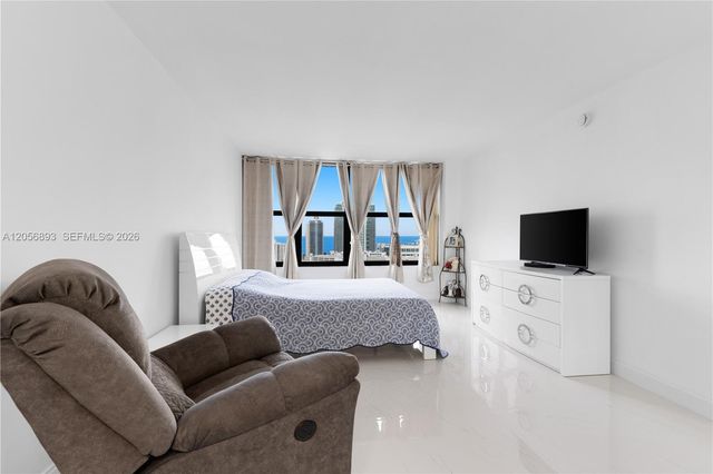 2500 PARKVIEW DR 2405, Hallandale Beach, FL 33009