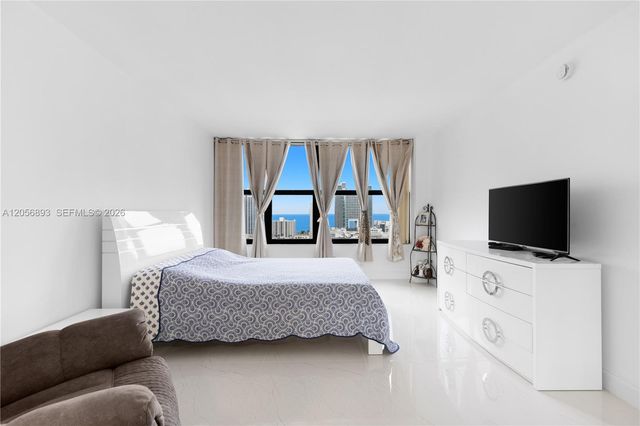 2500 PARKVIEW DR 2405, Hallandale Beach, FL 33009