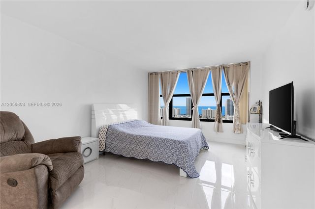 2500 PARKVIEW DR 2405, Hallandale Beach, FL 33009